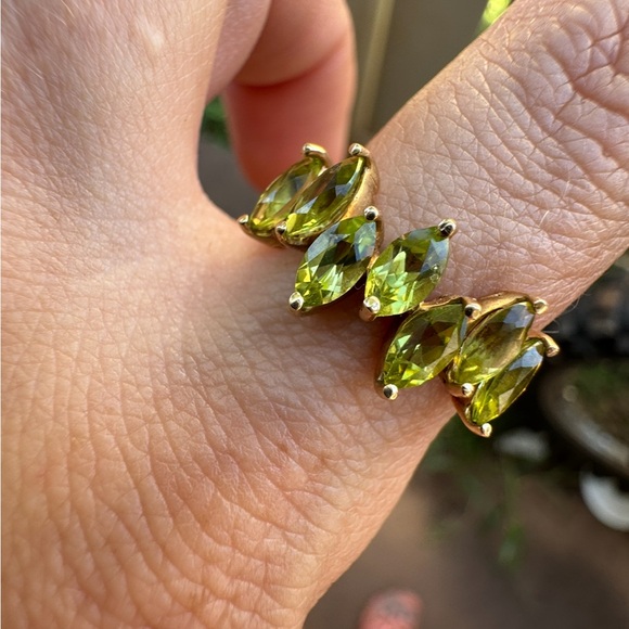 Vintage solid 10k yellow gold genuine clean peridot ring - Picture 12 of 14